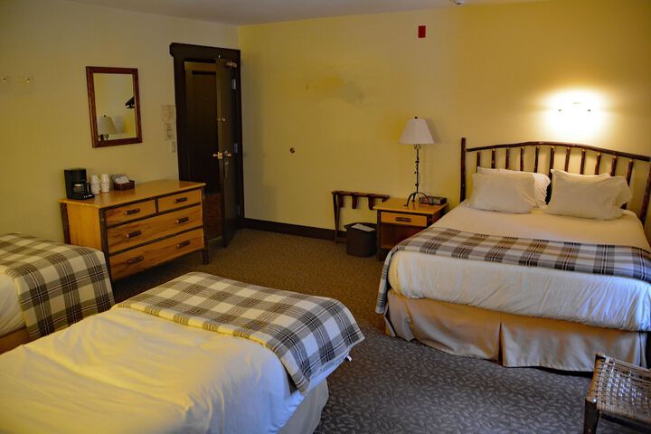 Room 27 of 63