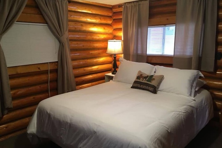 Sportsmans Lodge