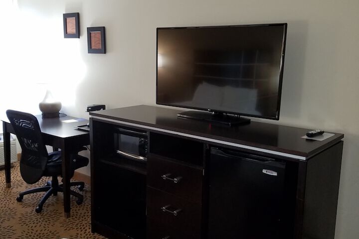 Room 33 of 71