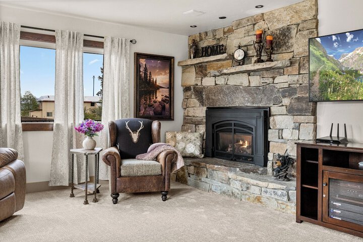Coyote Bluff Estate
