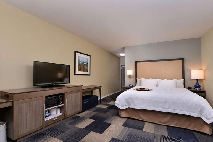 Room 26 of 38