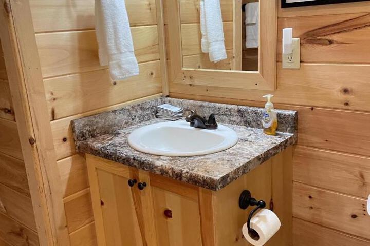 Moore Road Cabin 1 Pet Friendly