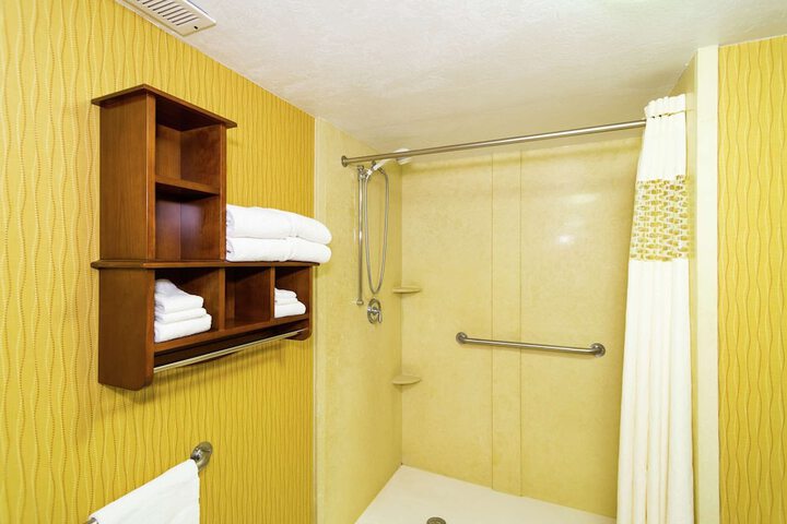Room 35 of 59