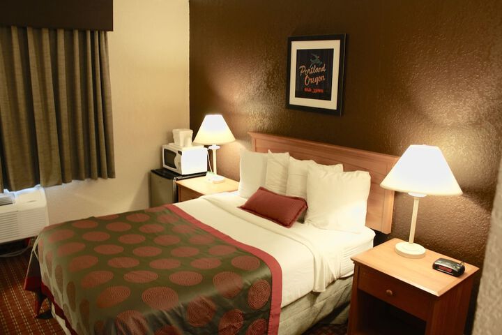 Room 13 of 29