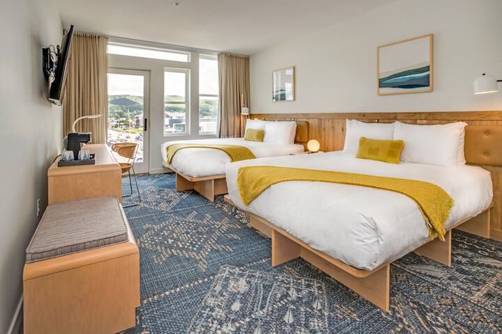 SaltLine Hotel