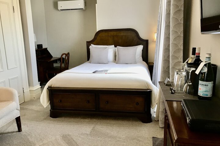 Tattingstone Inn