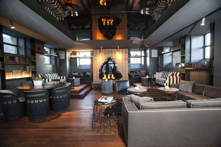 Lounge 104 of 109
