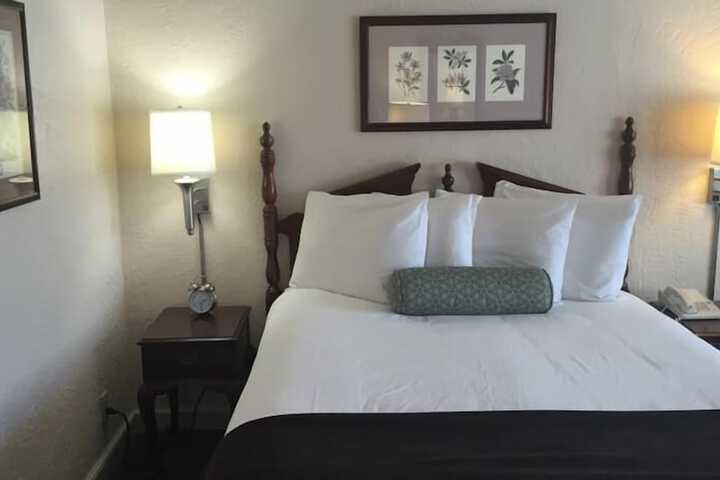 Room 7 of 32