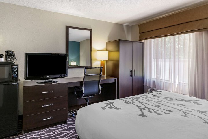 Room 14 of 29