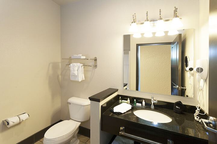 Park Point Marina Inn