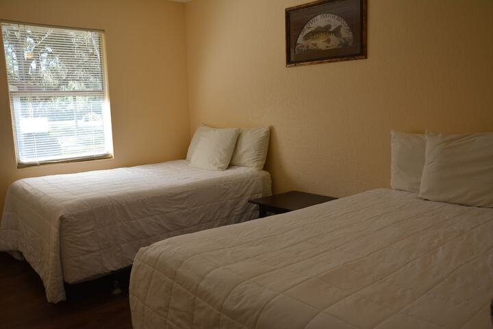 Camp Mack Lodge Marina & RV Resort