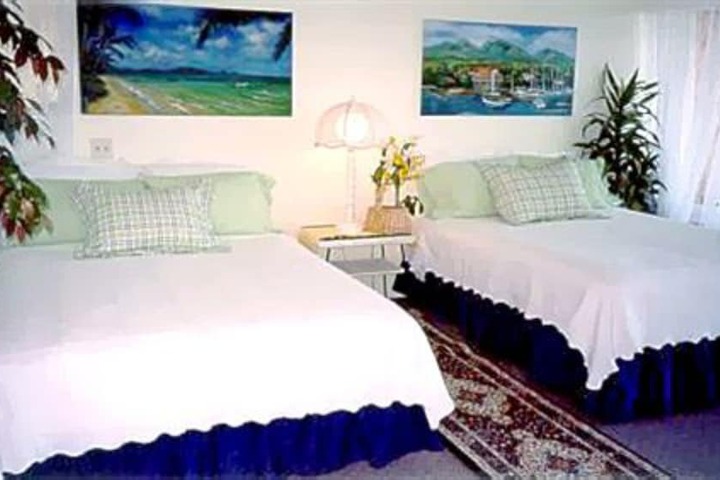 Hale-hoola B & B