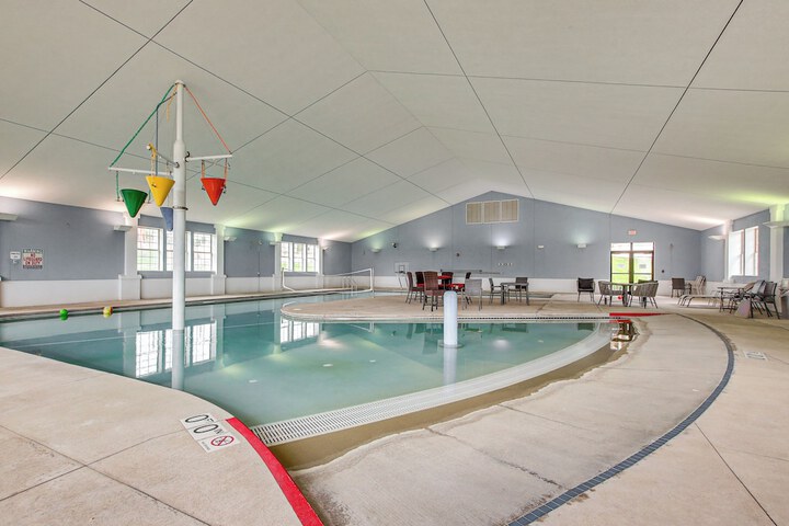 Door County Townhome: Pool Access 1 Mi to Beach!