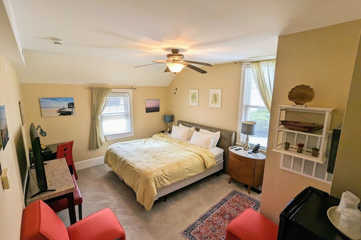 Room 119 of 191