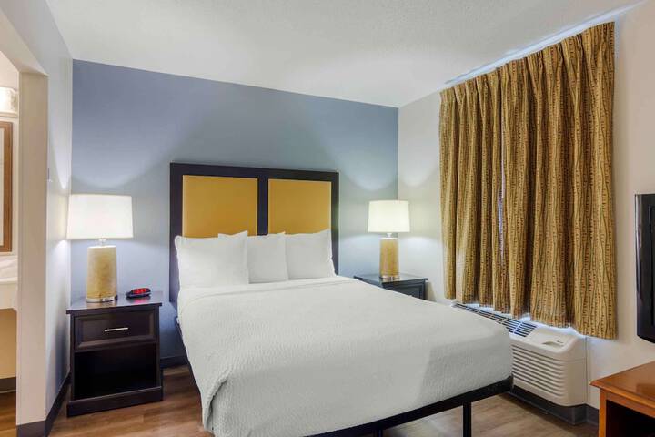 Room 25 of 29