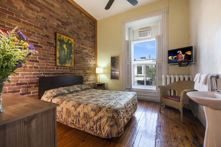 Room 10 of 62