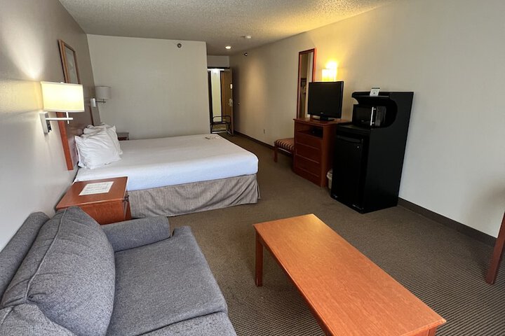 Serena Inn & Suites - Sundance