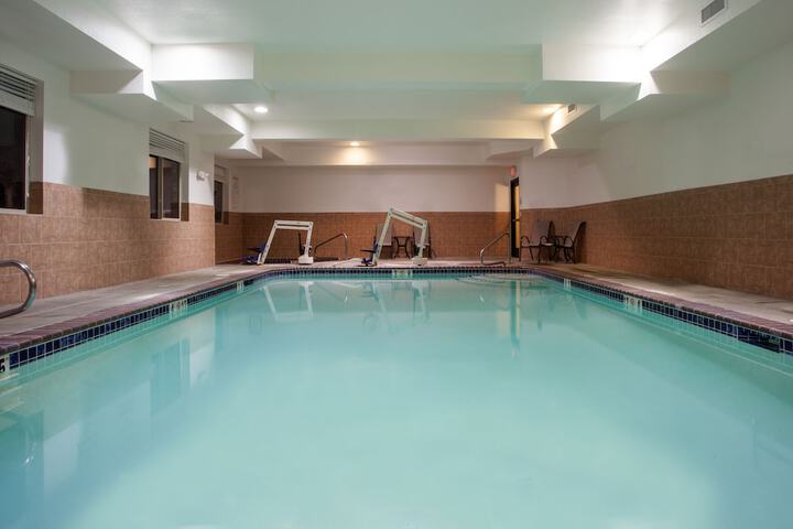 Holiday Inn Express Hotel & Suites NEWPORT by IHG