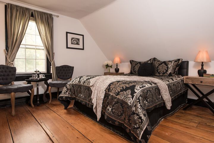 Room 8 of 32