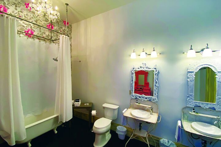 Room 16 of 25