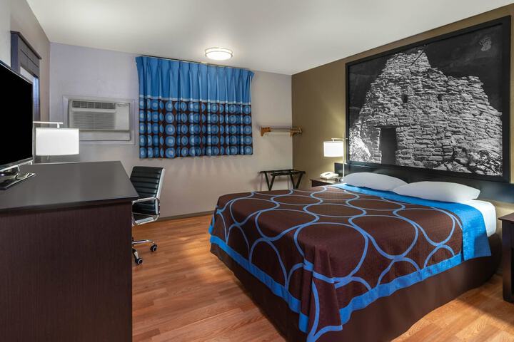 Room 21 of 32