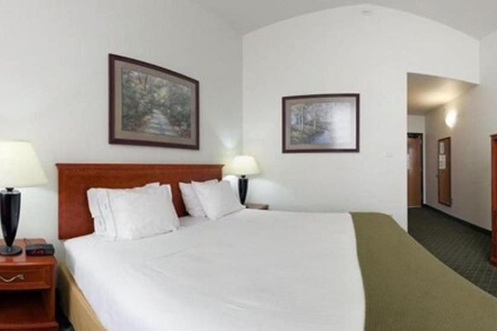 Room 18 of 47
