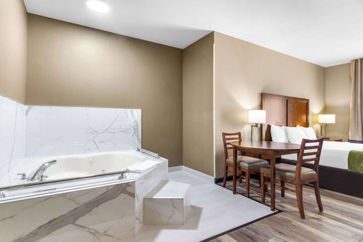 Room 32 of 53