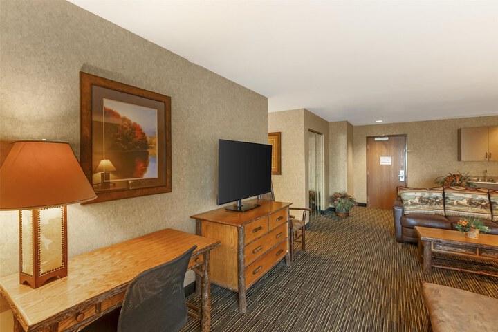 Best Western Plus Kelly Inn & Suites