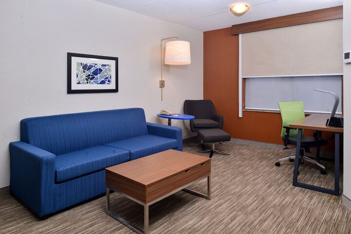 Room 9 of 30