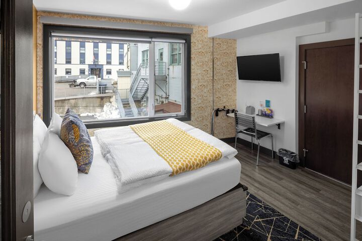 Room 60 of 158