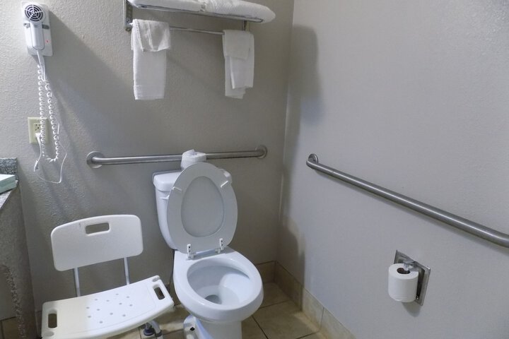Room 25 of 47