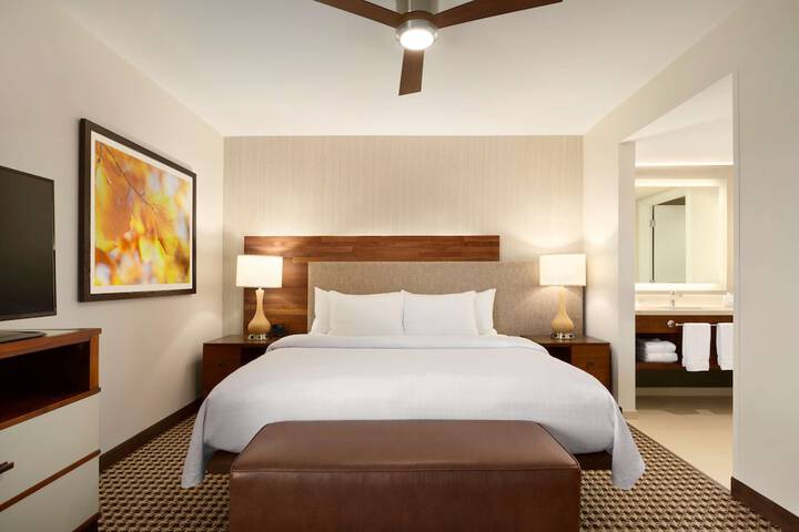 Room 13 of 42