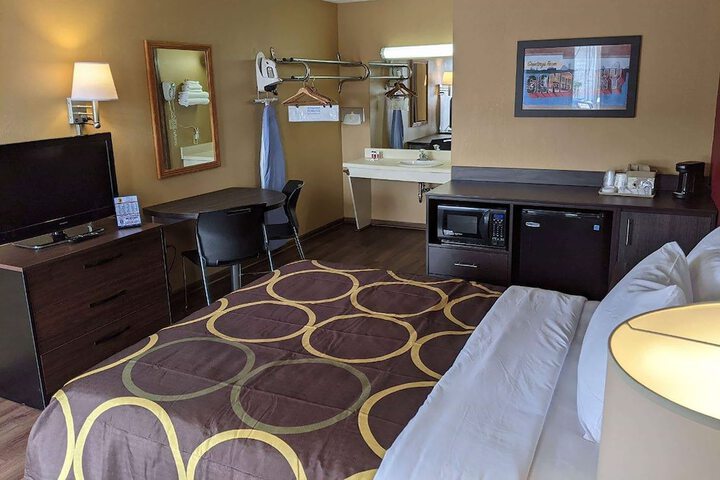 Room 15 of 30