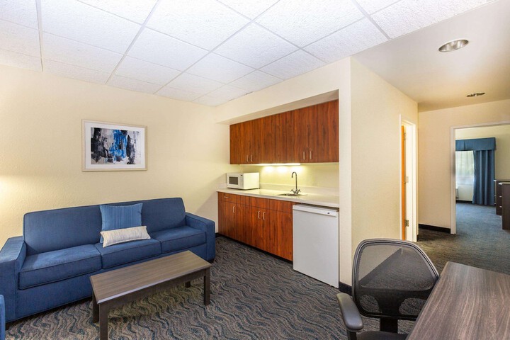 Room 28 of 52