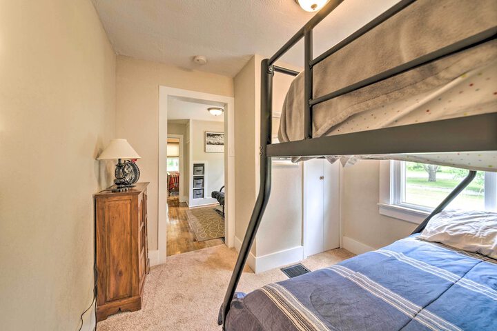 lucky Dawg Pet-friendly Abode Near St. Louis!