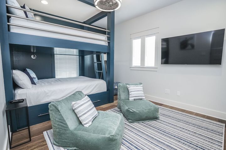 Room 164 of 291