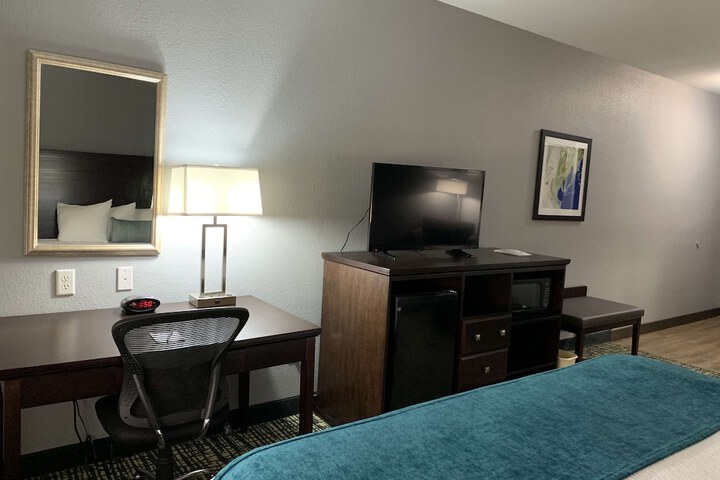 Room 12 of 27