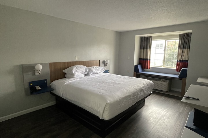 Room 22 of 28