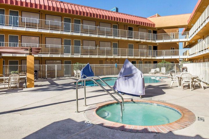 Pool 5 of 23