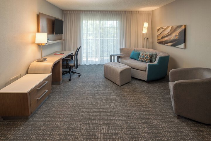Room 10 of 34