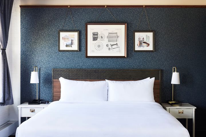 Room 17 of 24