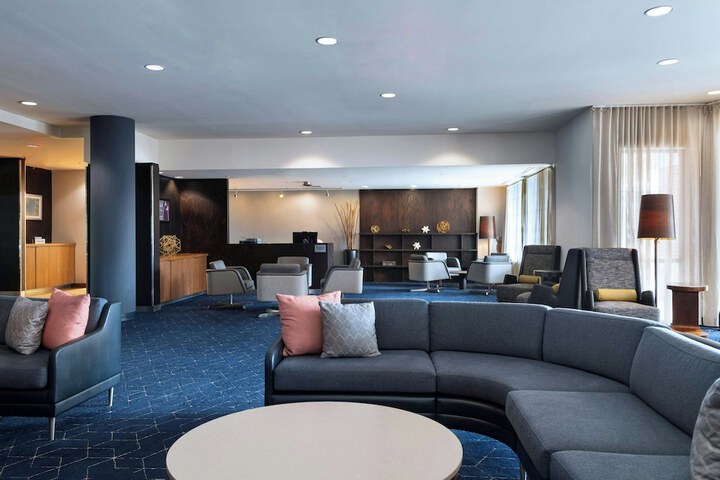 Courtyard Marriott Aksarben Village