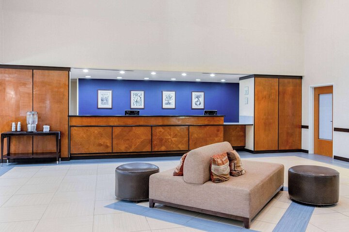 Hotel Interior 6 of 34