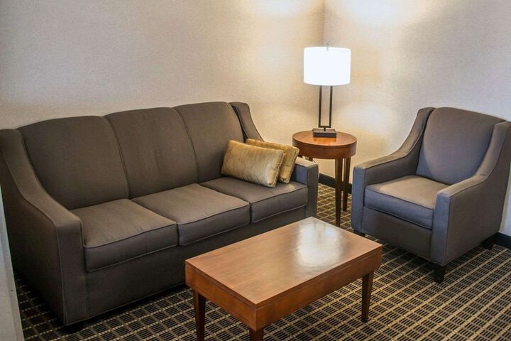 Comfort Suites Portland Southwest