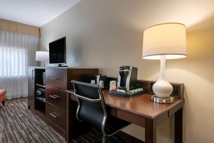 Room 19 of 38