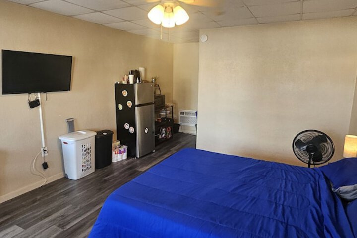 Room 4 of 10