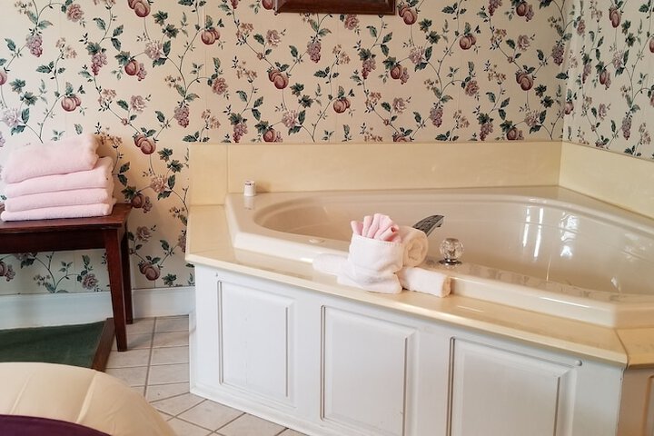 Hot Tub 117 of 125
