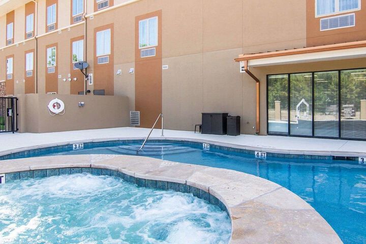 Pool 7 of 39