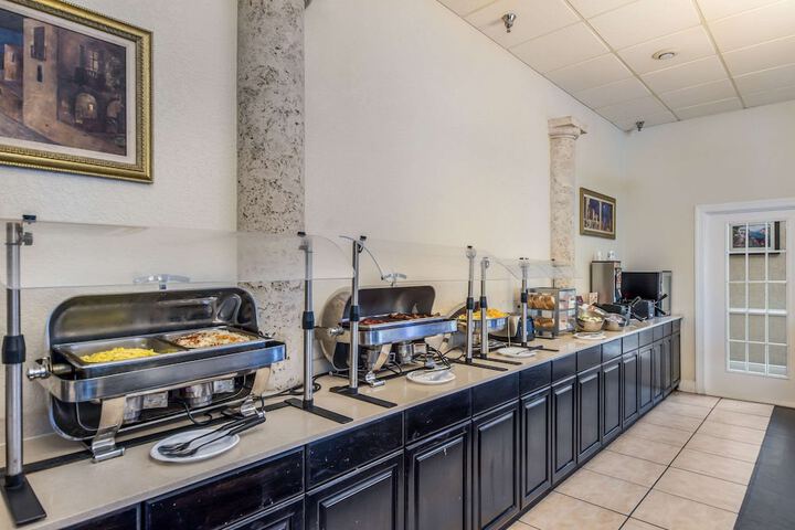 Breakfast/Coffee Service 109 of 115