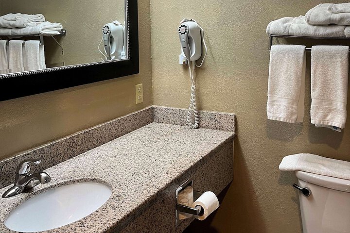 Room 10 of 25